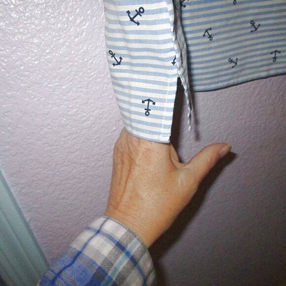 NWT Talbots LINEN Blend Size L BLOUSE Tank TOP V-Neck SLEEVELESS Nautical ANCHOR - Picture 3 of 8